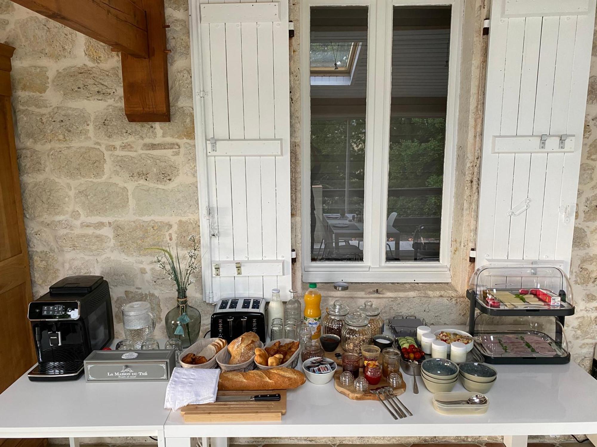 Le Petit Bleu Chambre D'Hotes Bourg-de-Visa Εξωτερικό φωτογραφία